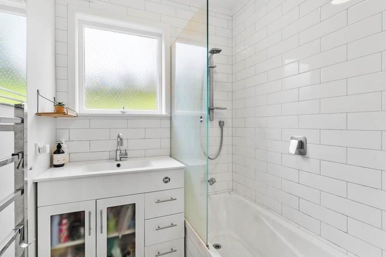 Photo of property in 6 Orion Place, Hillcrest, Auckland, 0627