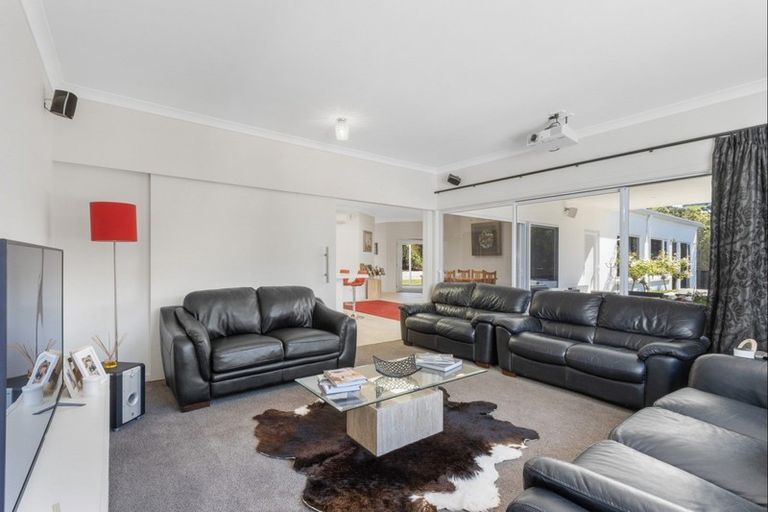 Photo of property in 115 Kent Terrace, Taradale, Napier, 4112