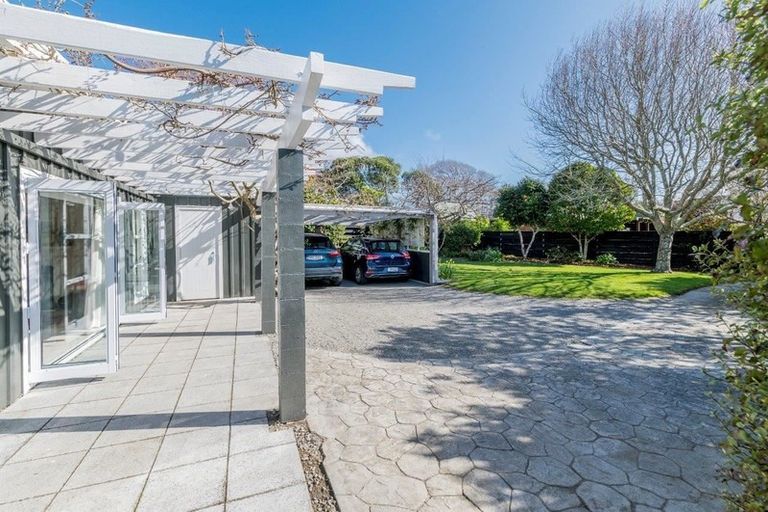 Photo of property in 5a Ngarara Road, Waikanae, 5036