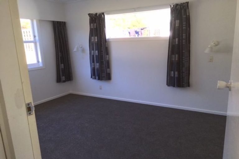 Photo of property in 14 Carluke Street, Paparangi, Wellington, 6037