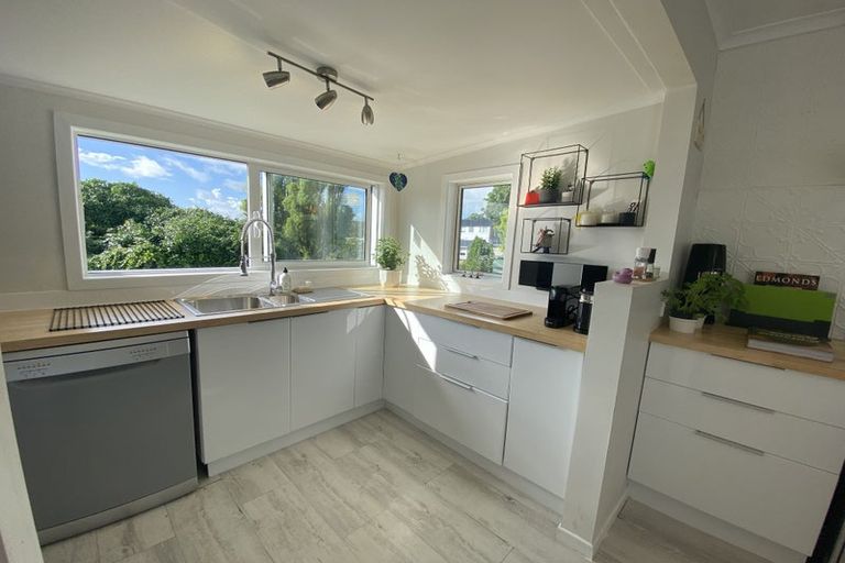 Photo of property in 19 Tahi Terrace, Glen Eden, Auckland, 0602