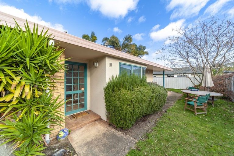 Photo of property in 5 Montague Way, Taradale, Napier, 4112