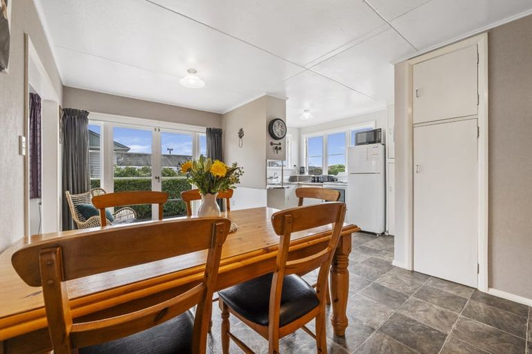 Photo of property in 162 Waihi Road, Hawera, 4610