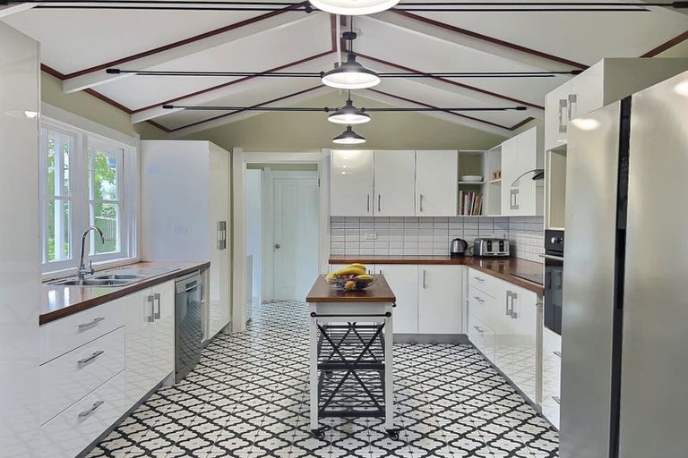 Photo of property in 14 Russell Street, Otane, 4202