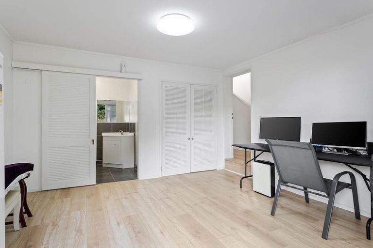 Photo of property in 8 Skyla Place, Massey, Auckland, 0614