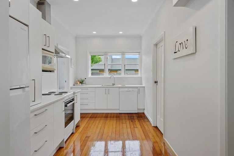 Photo of property in 18 Smith Street, Woolston, Christchurch, 8062