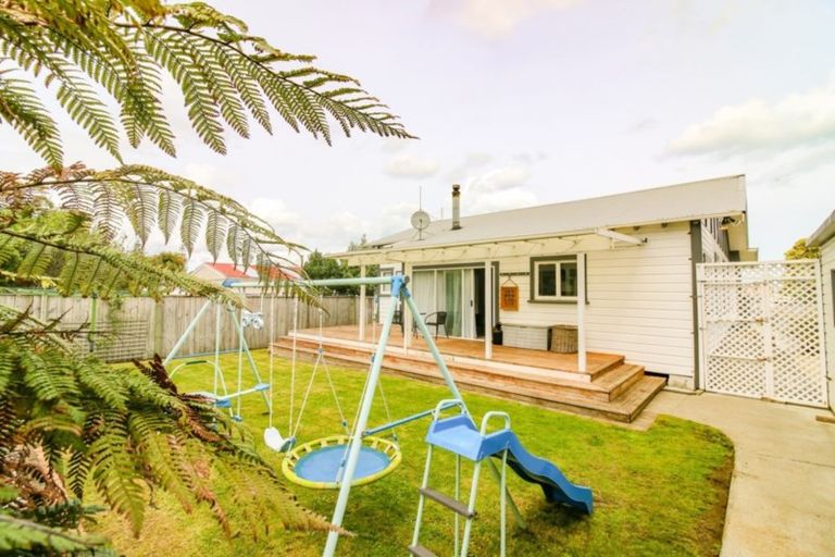 Photo of property in 9 Tongariro Street, Castlecliff, Whanganui, 4501
