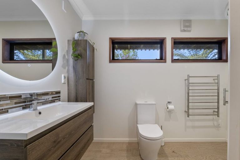 Photo of property in 23 Montana Place, Merrilands, New Plymouth, 4312