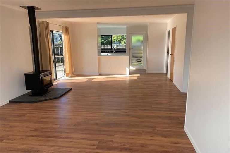 Photo of property in 91 Santiago Crescent, Unsworth Heights, Auckland, 0632