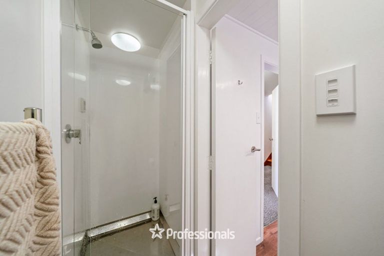 Photo of property in 215 Whites Line East, Waiwhetu, Lower Hutt, 5010