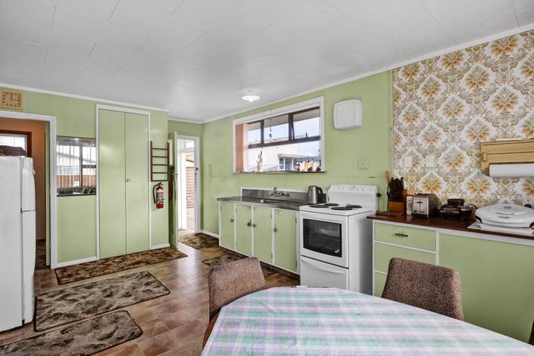 Photo of property in 27 Pacey Avenue, Hawera, 4610