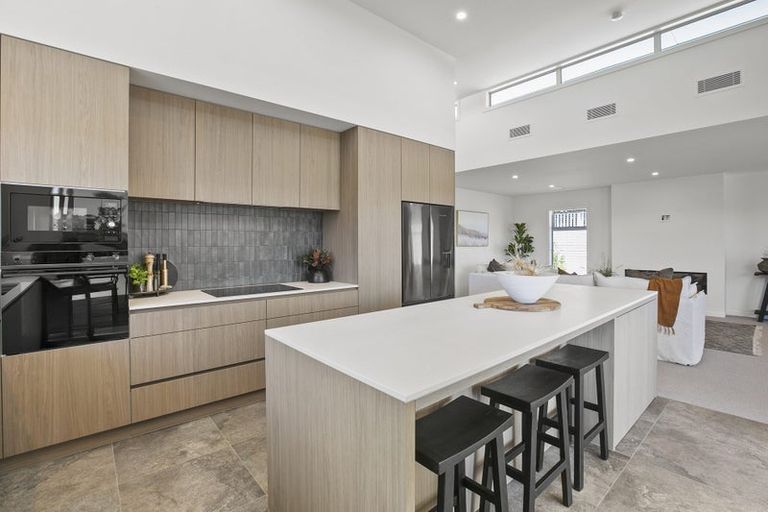 Photo of property in Mangorei Road, Strandon, New Plymouth, 4312