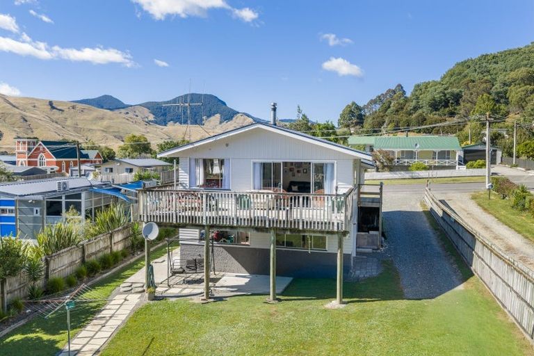 Photo of property in 14 Lawrence Street, Havelock, 7100