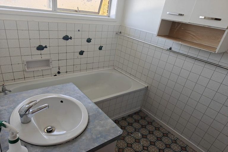 Photo of property in 3/8 Pamela Place, New Lynn, Auckland, 0600