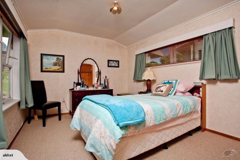 Photo of property in 3 Sunnyfield Crescent, Glenfield, Auckland, 0629