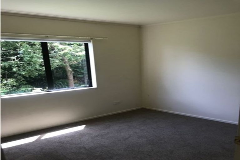Photo of property in 1/66 Seaview Road, Glenfield, Auckland, 0629
