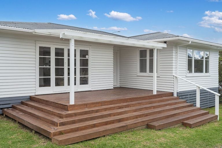 Photo of property in 1 Whimp Avenue, Onerahi, Whangarei, 0110