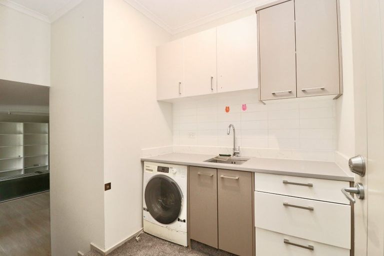Photo of property in 9 Chard Place, Flat Bush, Auckland, 2016