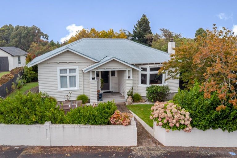 Photo of property in 25 Hospital Street, Dannevirke, 4930