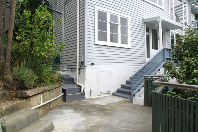 Photo of property in 414 Evans Bay Parade, Hataitai, Wellington, 6021