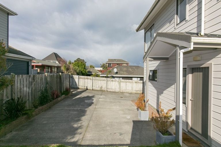 Photo of property in 8a Shastri Terrace, Khandallah, Wellington, 6035