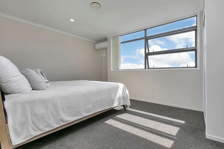 Photo of property in 30 Squadron Drive, Hobsonville, Auckland, 0616