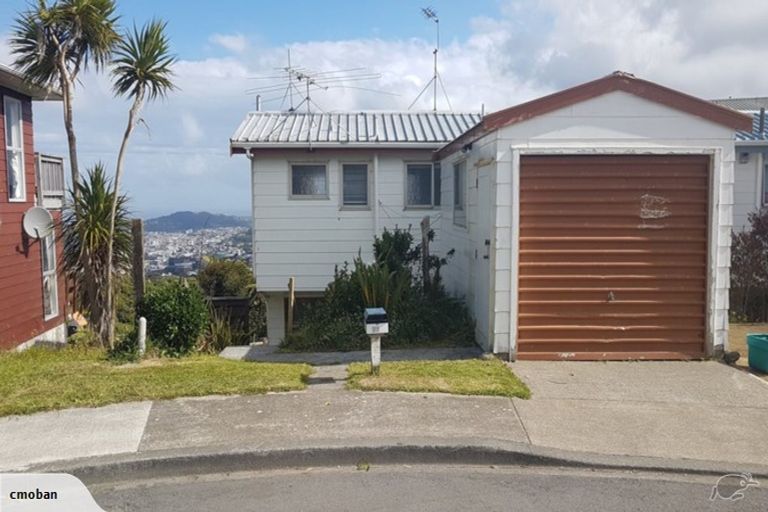 Photo of property in 8b Middlesex Place, Northland, Wellington, 6012