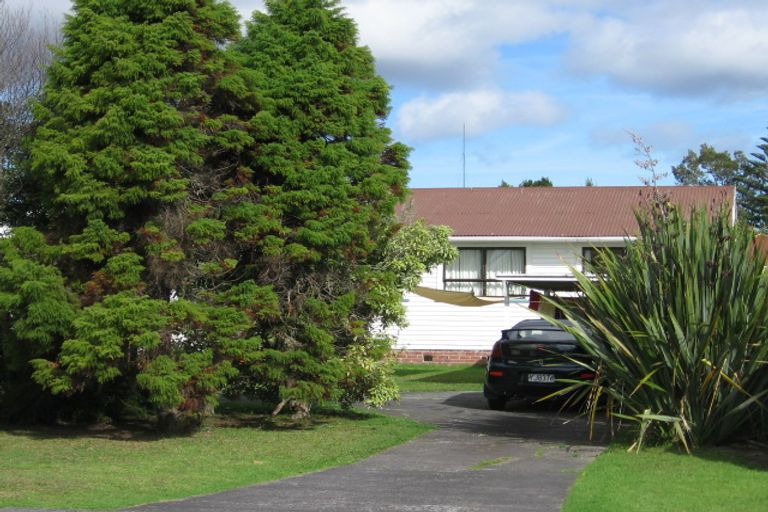 Photo of property in 2a Tawa Road, Te Atatu Peninsula, Auckland, 0610