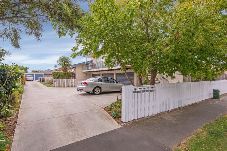 Photo of property in 2/355 Worcester Street, Linwood, Christchurch, 8011