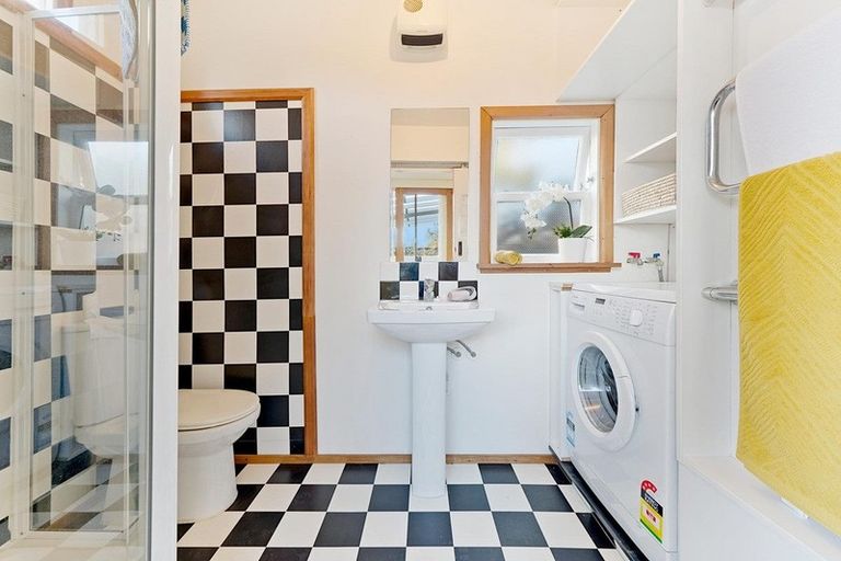 Photo of property in 216 Geraldine Street, Edgeware, Christchurch, 8013