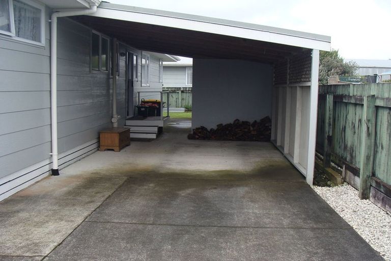 Photo of property in 7 Standish Street, Midhirst, Stratford, 4394