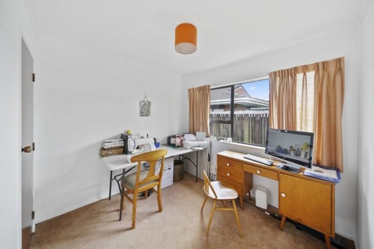 Photo of property in 2/7 King Edward Avenue, Papakura, 2110