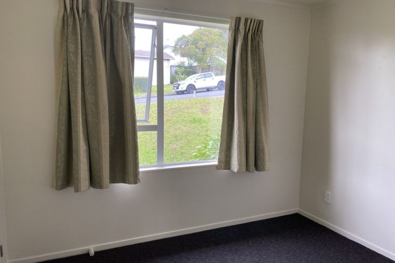 Photo of property in 18 Malmo Place, Massey, Auckland, 0614