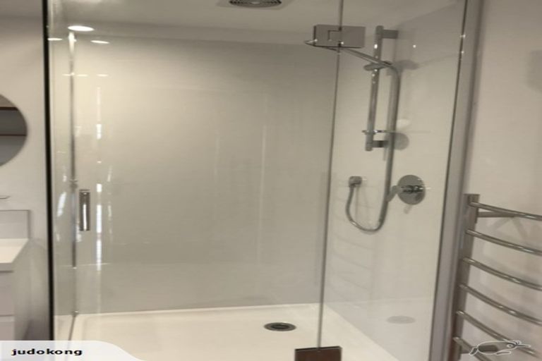 Photo of property in 5 Madison Place, Forrest Hill, Auckland, 0620