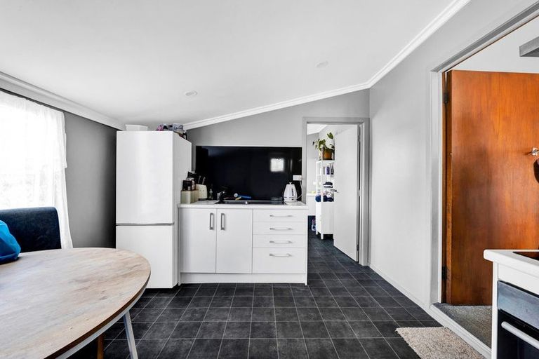 Photo of property in 4 Tawhiti Road, Hawera, 4610