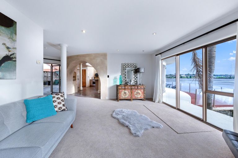 Photo of property in 6 Shepherds Road, Papakura, 2110