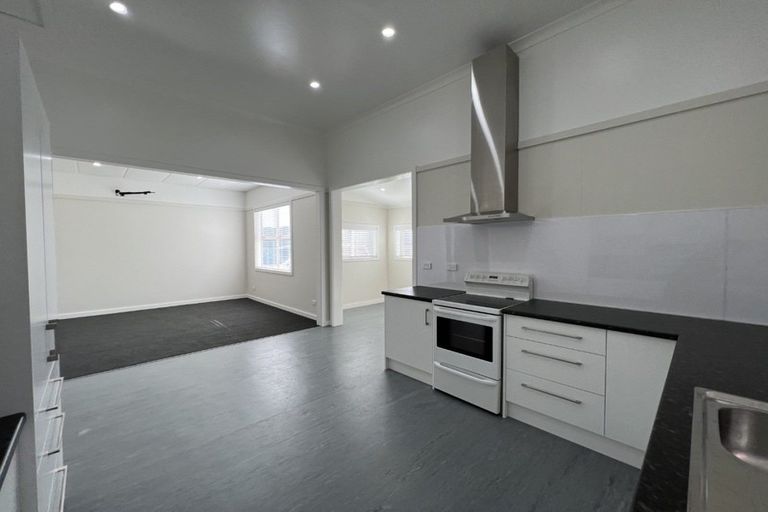 Photo of property in 27-29 Andrew Young Street, Palmerston North, 4410
