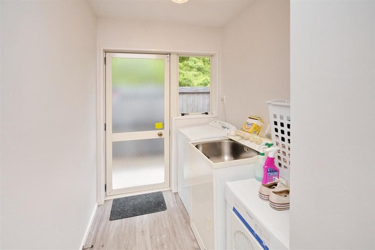 Photo of property in 2 Murfitt Place, Sockburn, Christchurch, 8042