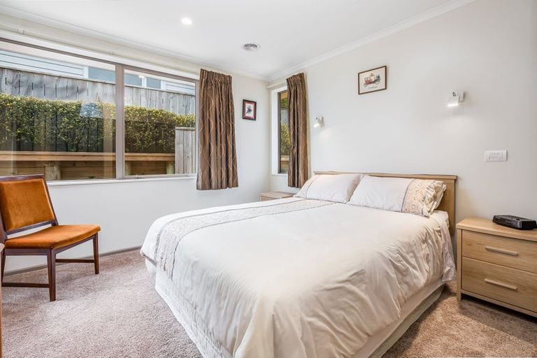 Photo of property in 9 Hollyford Place, Aotea, Porirua, 5024