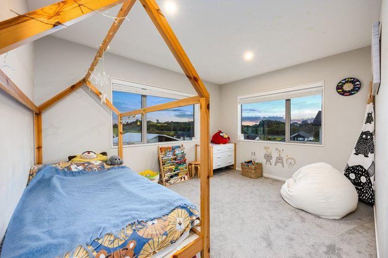 Photo of property in 138 Godfrey Drive, Orewa, 0931