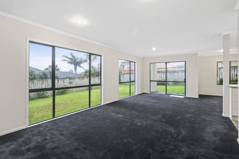 Photo of property in 13 Hercules Drive, Henderson, Auckland, 0612