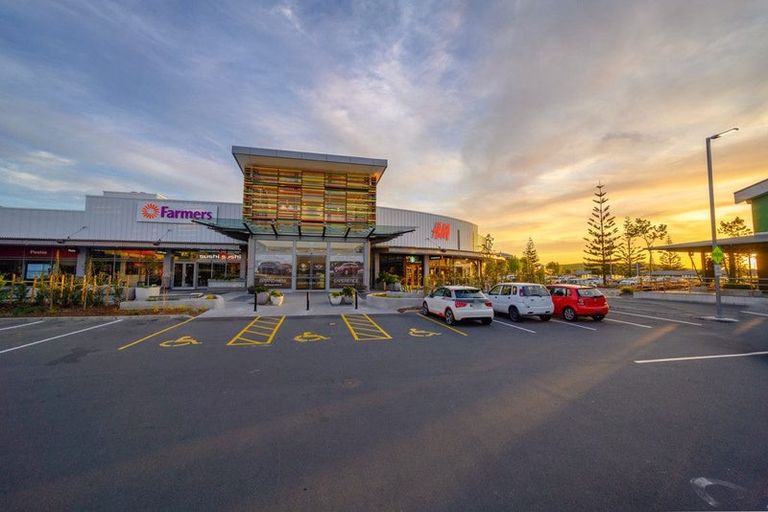 Photo of property in 210 Point View Drive, East Tamaki Heights, Auckland, 2016