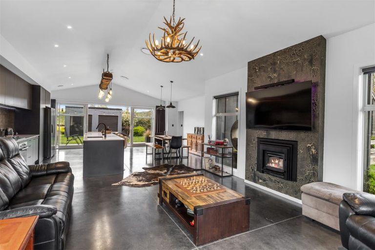 Photo of property in 13 Tari Road, Pukeatua, 3880