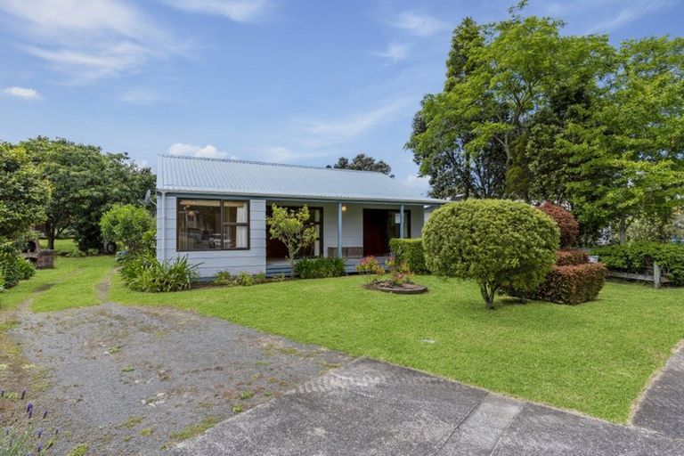 Photo of property in 128 Avalon Place, Whangamata, 3620