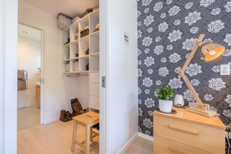 Photo of property in 39 Warner Park Avenue, Laingholm, Auckland, 0604