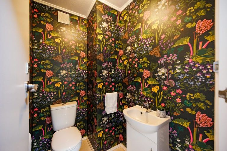 Photo of property in 221b Victoria Avenue, Hokowhitu, Palmerston North, 4410