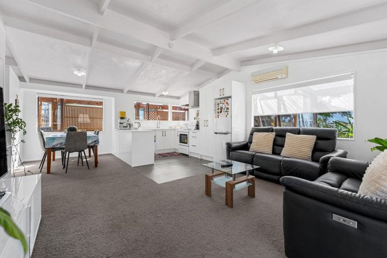 Photo of property in 4a Gallony Avenue, Massey, Auckland, 0614