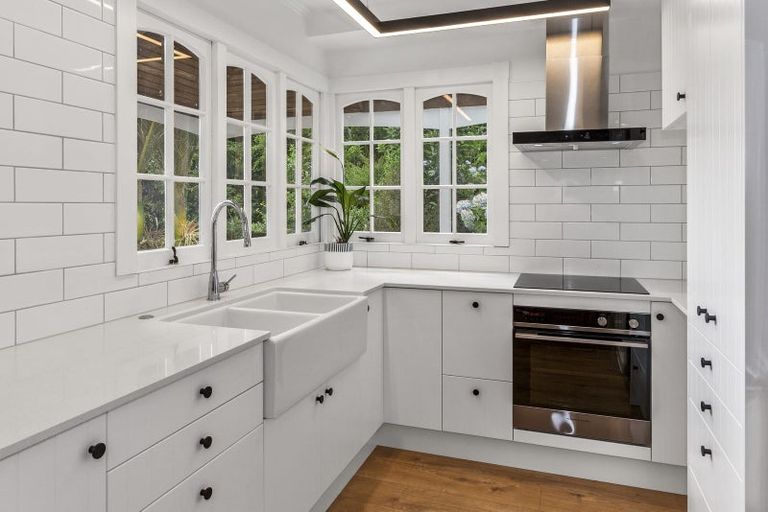 Photo of property in 74 Scenic Drive, Titirangi, Auckland, 0604