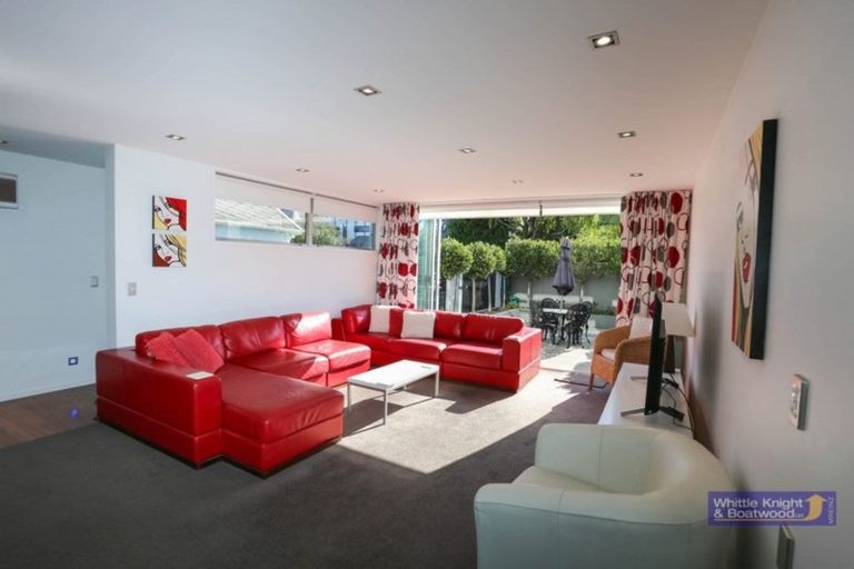 Photo of property in 10 Holly Road, St Albans, Christchurch, 8014