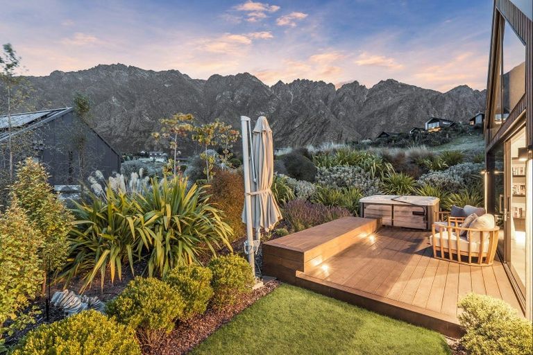 Photo of property in 10a Kinross Lane, Jacks Point, Queenstown, 9371